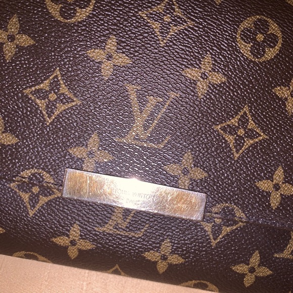 Louis Vuitton Favorite MM Monogram Canvas - Picture 3 of 11